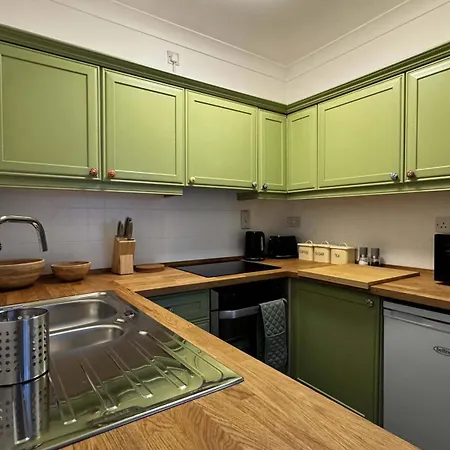 Modern Bright 1 Bed Near Grand Canal Dock