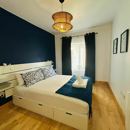 Modern Bright 1 Bed Near Grand Canal Dock *