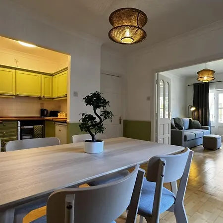 Modern Bright 1 Bed Near Grand Canal Dock Apartment *